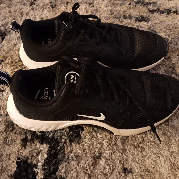 Black & White Nike Renew In-Season - Picture 2 of 4